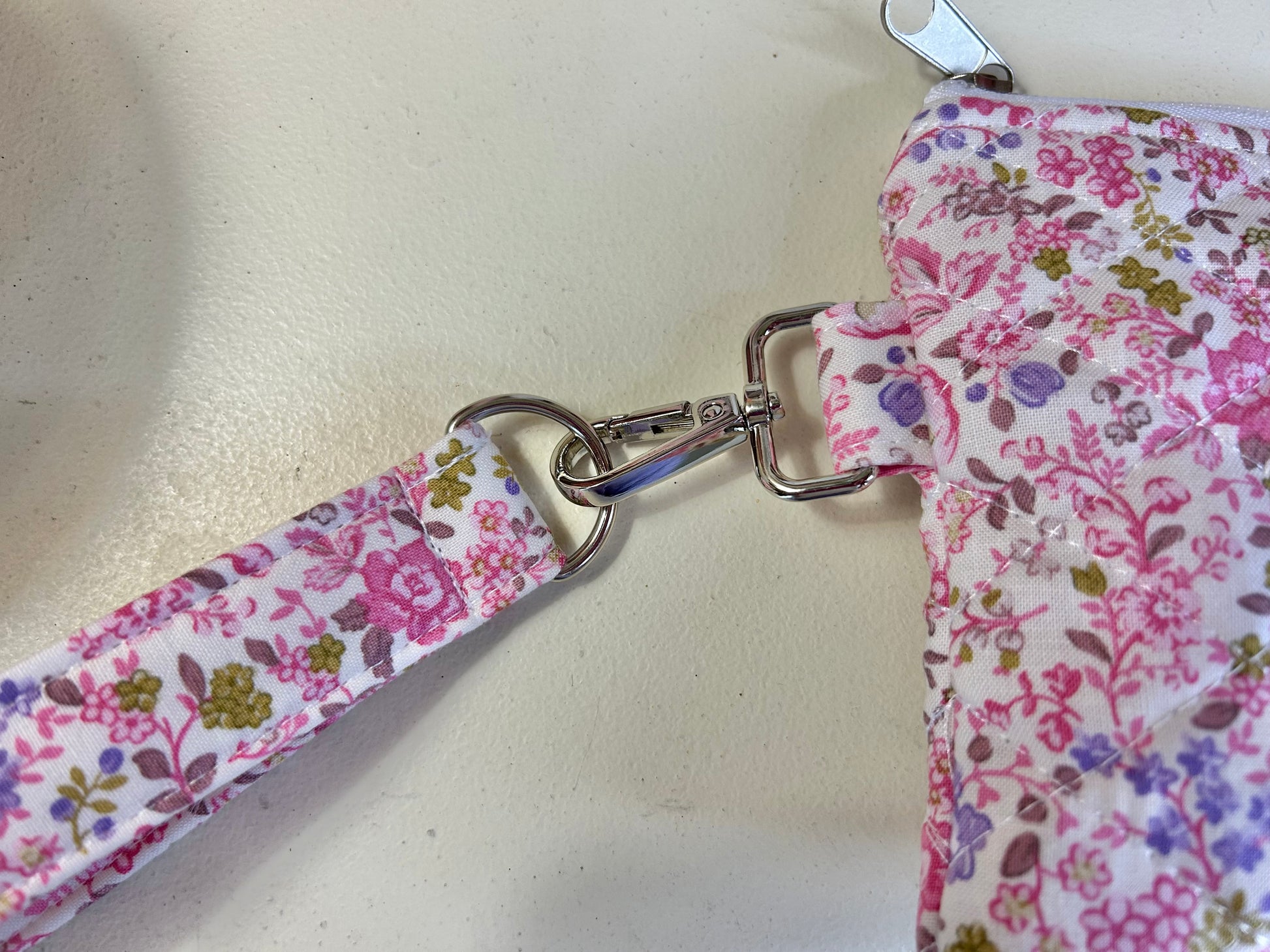 Cell Phone Wristlet - Lucy Pink