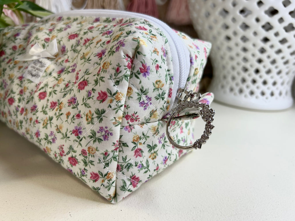 Traveler - Vintage Florals
