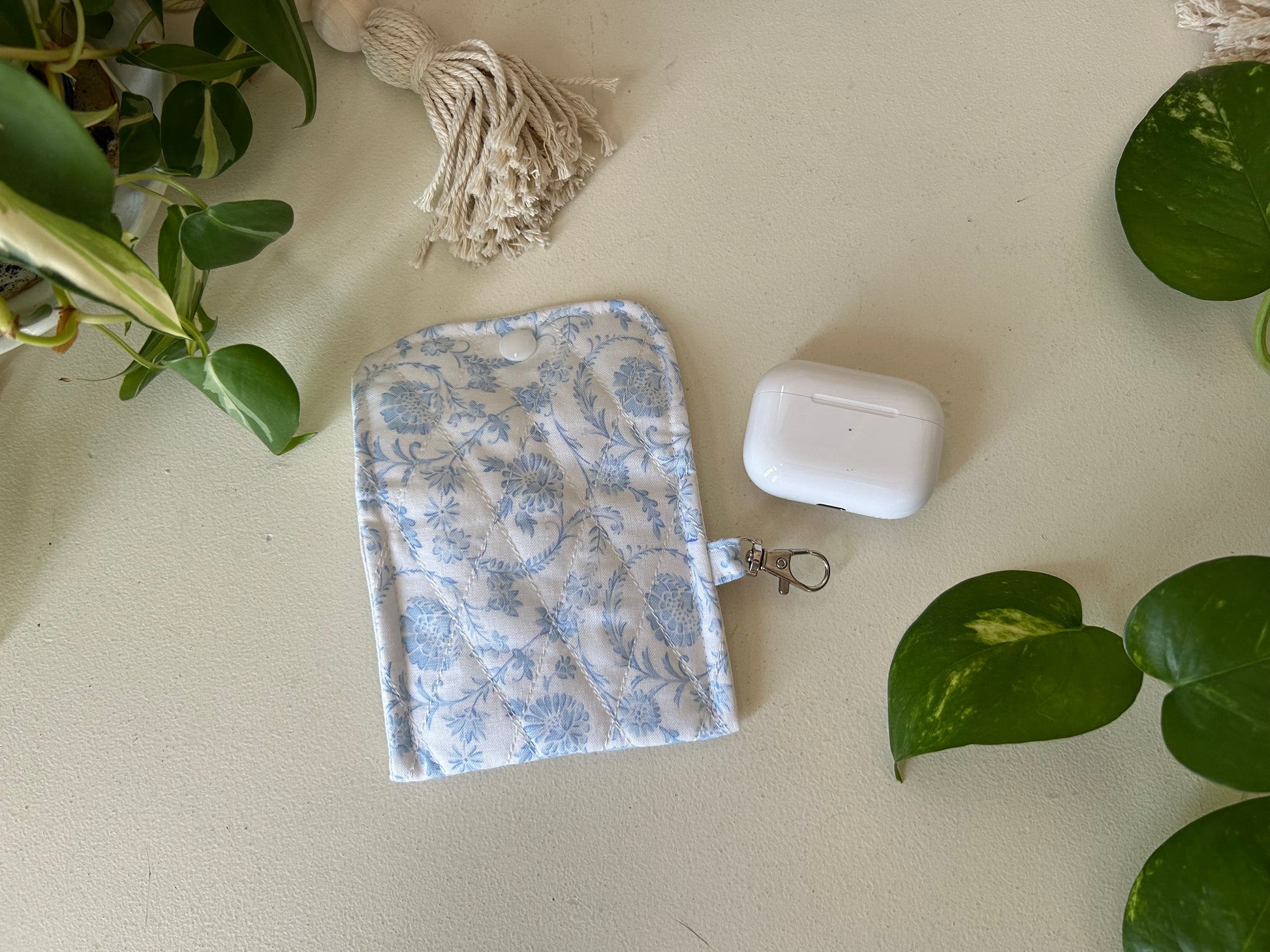 Earbud/AirPod Case - Bella Blue