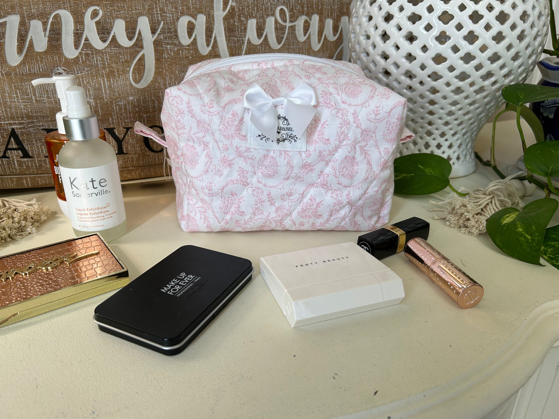bella and rose makeup travel bag Belle & with Illuminated Mirror, 3 Colour Lights, Adjustable Brightness, Cosmetic Bag, Large Capacity, Travel Makeup Bag for Women, Cosmetics Fashion Built with a delicate Synthetic Leather Finish Makeup Bags, Travel Bags, &