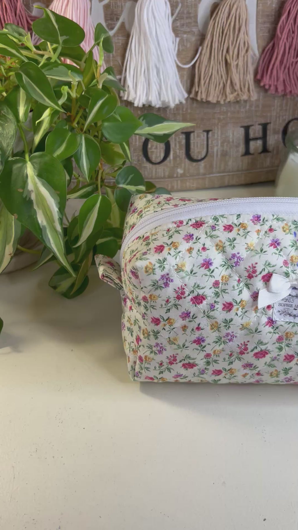 Traveler - Vintage Florals